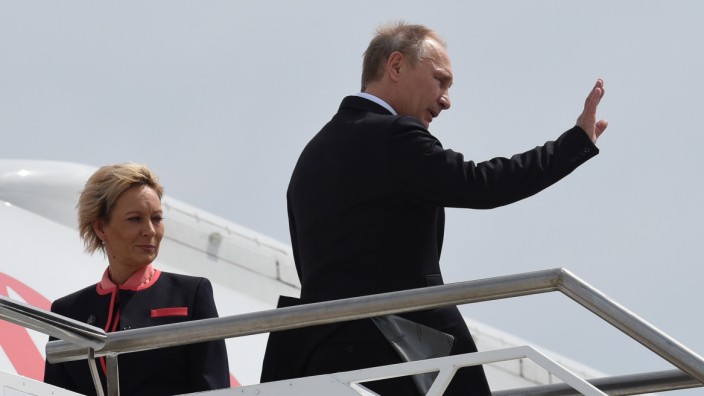 G20-Gipfel in Brisbane: Abreise vom G20-Gipfel: Russlands Präsident Wladimir Putin am Flughafen von Brisbane