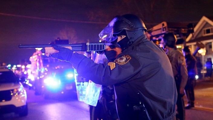 Ferguson: Der Polizist, der Michael Brown erschoss, wird nicht angeklagt. Demonstrationen schlagen in Gewalt um.