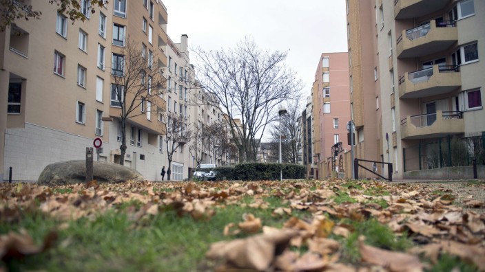 Überfall auf Paar in Frankreich: Die Neubausiedlung von Créteil, einer Vorstadt im Südosten von Paris: Hier überfielen drei maskierte Männer Jonathan X., 21, und seine Freundin, 19.