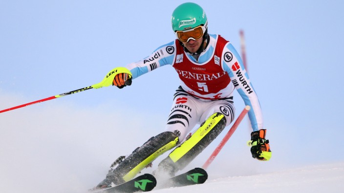Slalom in Are: Von Rückenschmerzen keine Spur: Felix Neureuther liegt im Weltcup-Slalom in Schweden vorne.