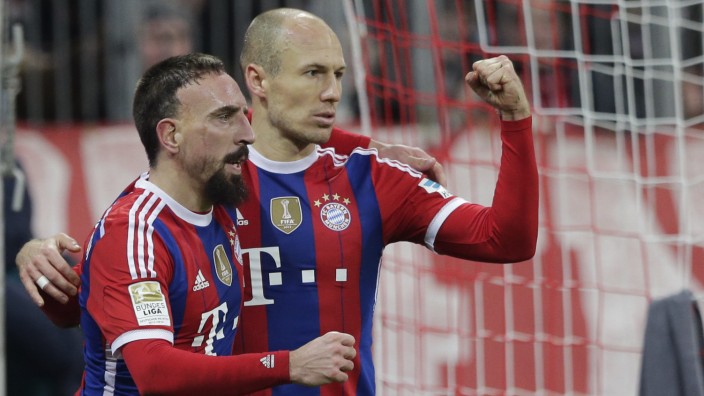 Fußball-Bundesliga: Sieggaranten: Torschütze Arjen Robben (r.) und Vorlagengeber Franck Ribery.
