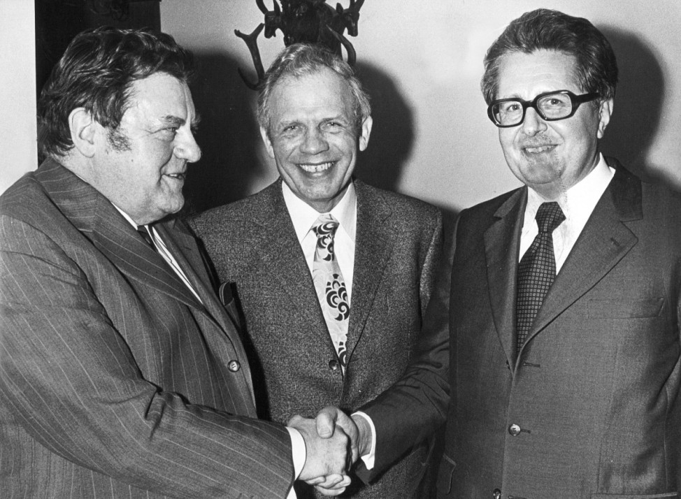 Franz Josef Strauß, Willi Rothe, Hans-Jochen Vogel vor einer Sitzung zum Rundfunkgesetz, 1973