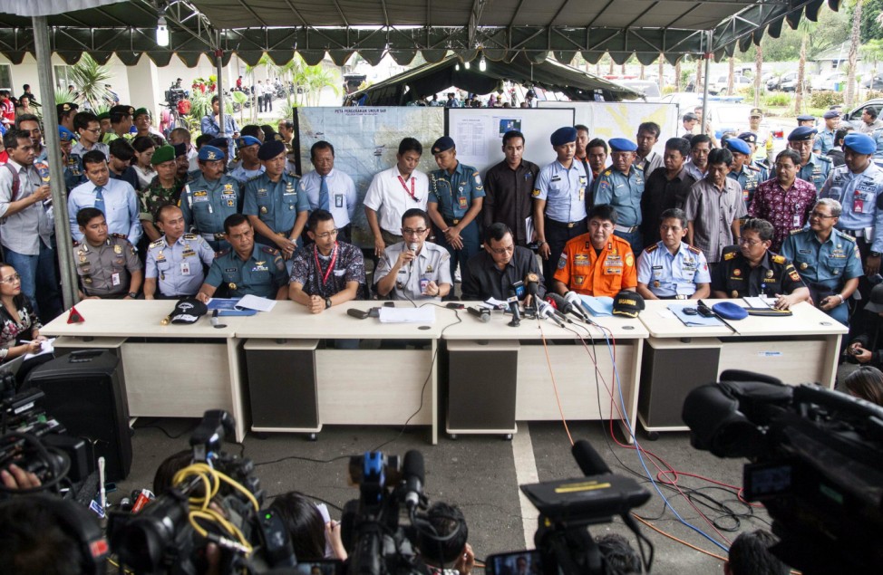 Search resumes for missing plane in Indonesia