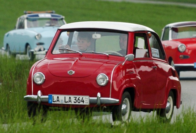 50 Jahre Goggomobil: Autokorso nahe Dingolfing, 2005