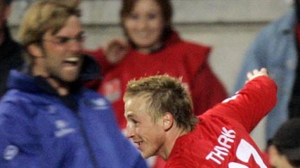 Van der Vaart und der HSV: Als Jürgen Klopp nach jubelte, dachte Michael Thurk schon an die Eintracht.