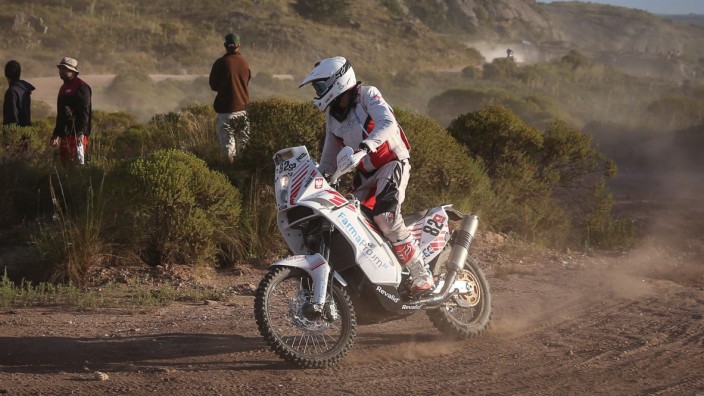 Michal Hernik dies during Rally Dakar 2015