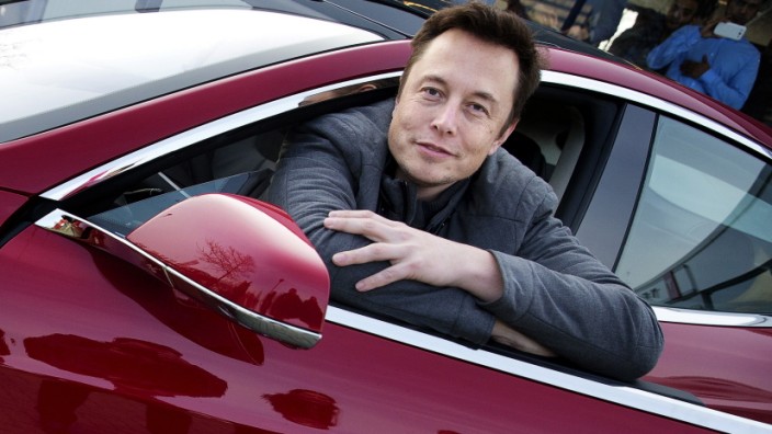 Elon Musk im Tesla Model S.