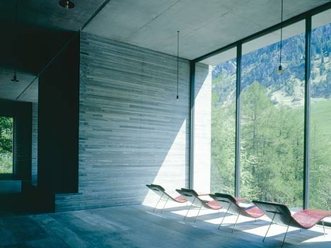 Moderne Architektur in den Alpen: Therme Vals, Graubünden