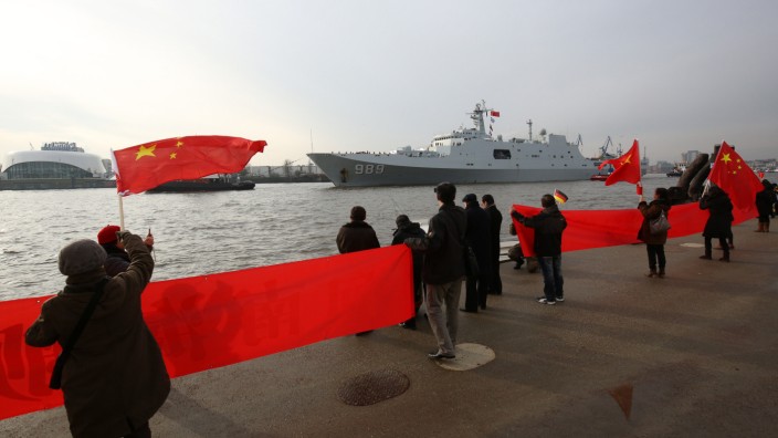 Chinesische Marine besucht Hamburg