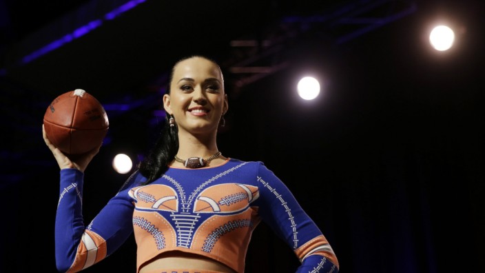 Glossar zur Super Bowl: Sängerin Katy Perry wird während der Halbzeitpause des Super-Bowl-Finales auftreten - sie feut sich sichtlich.
