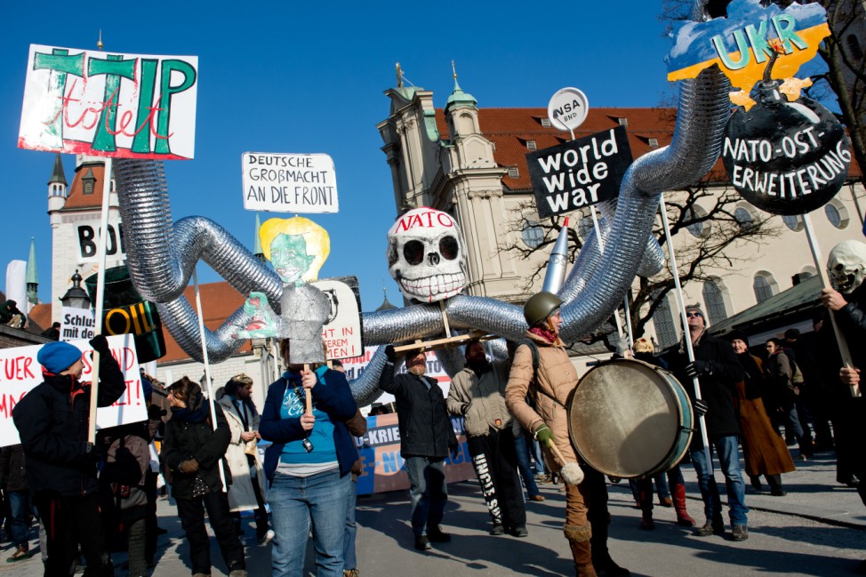 Demo gegen Münchner Sicherheitskonferenz