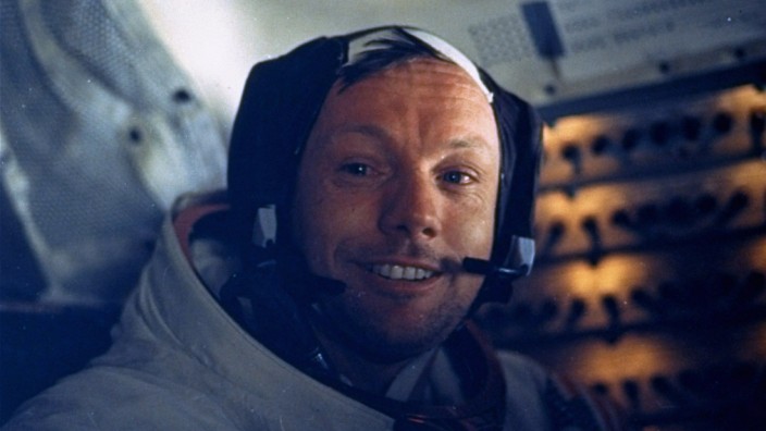 Recht im Weltall: Neil Armstrong hat auf dem Mond einiges liegen lassen. Mitnehmen darf man es nicht.