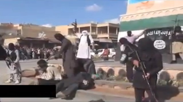 Terroristen der Al-Nusra-Front exekutieren syrische Soldaten