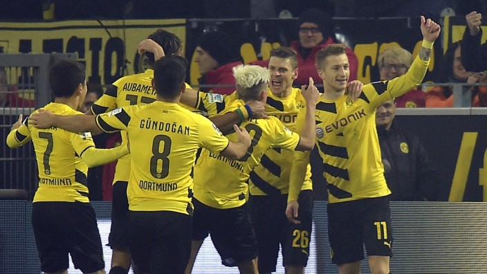 Bundesliga: Nach einem turbulenten Spiel: Freude in Dortmund
