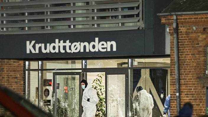 Shots fired and wounded several people at a meeting in Copenhagen