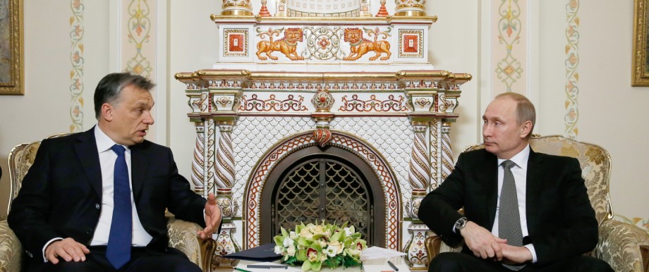 Putin-Besuch in Ungarn: Viktor Orbán bei Wladimir Putin in dessen Residenz bei Moskau im vergangenen Jahr. Nun folgt also der Gegenbesuch.
