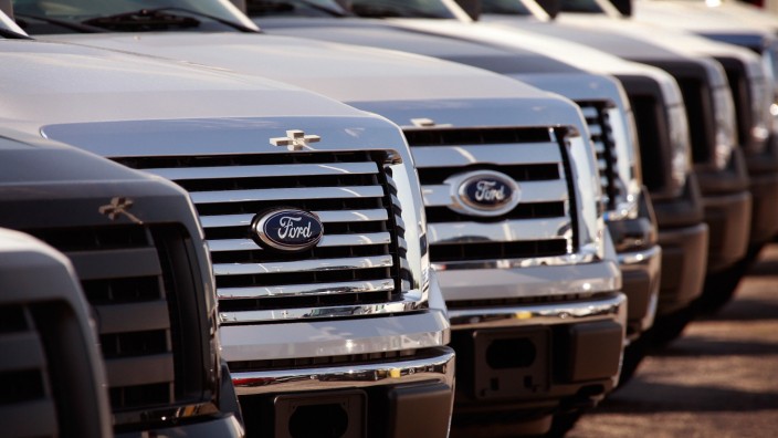 'Cash For Clunkers' Helps Ford Lift Sales For First Time In Two Years