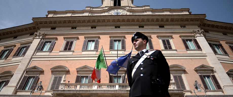 Terror: Carabinieri vor dem Parlament in Rom