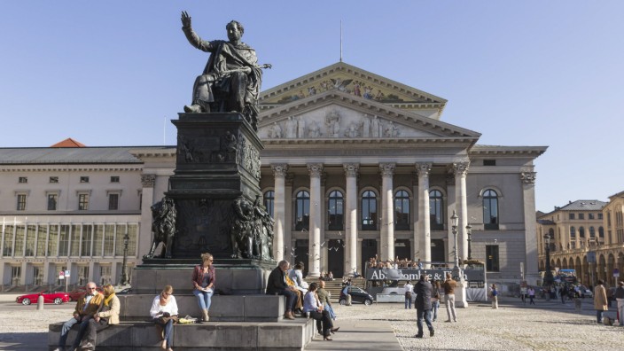 Kriminalität: Blick über den Max-Joseph-Platz auf die Bayerische Staatsoper.