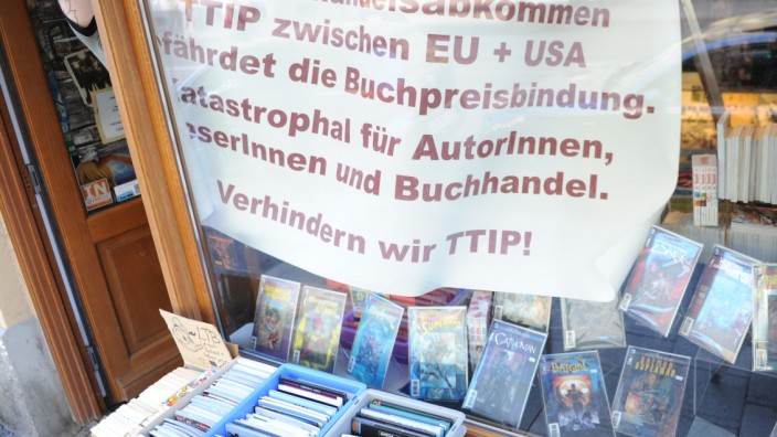 Münchner Buchhändler protestieren gegen Handelsabkommen TTiP, 2014