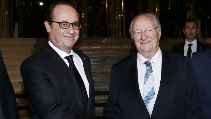 Diskussion über Antisemitismus in Frankreich: Roger Cukierman (rechts), Präsident des jüdischen Dachverbands, mit Frankreichs Präsident Hollande