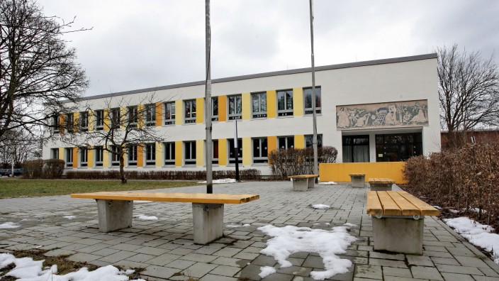 Grundschule in Freising: Es ist zu viel Blei und Eisen in den Wasserleitungen der Grundschule Vötting. Die Trinkwassernutzung ist darum von sofort an untersagt.