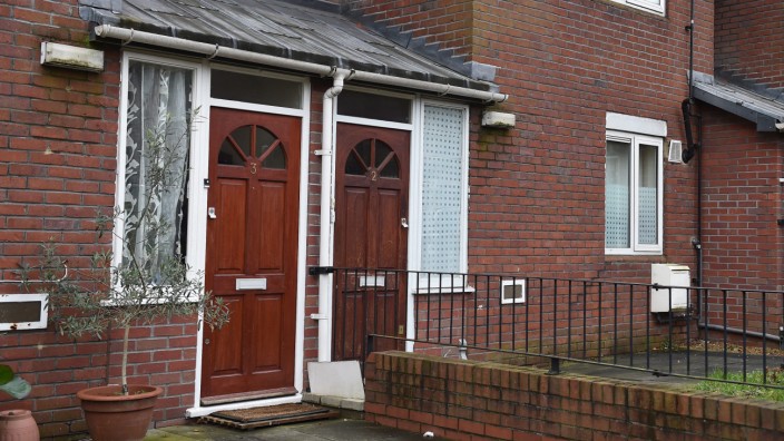 Home believed to be of IS militant in London epa04638488 An exterior view of a home (R) believed to be where IS militant 'Jihadi John', identified as Mohammed Emwazi, used to live in London, Britain,