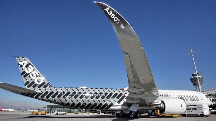 Neues Langstreckenflugzeug: Der neue Langstreckenjet A350 von Airbus auf dem Flughafen München.