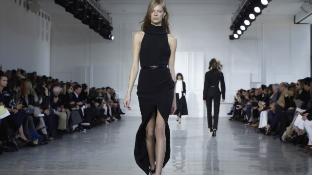 Designer Jason Wu bei Boss: Ein Kleid aus der Herbst-Winter-Kollektion von Jason Wu auf der Fashion Week New York.