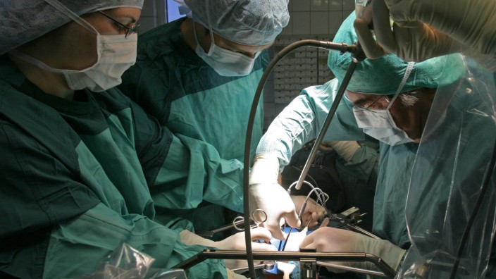 Verdacht auf Manipulationen bei Organtransplantationen