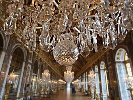 Der Spiegelsaal von Versailles erstrahlt in neuem Glanz, AFP