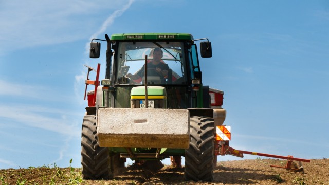 Ärger über neue EU-Vorschrift: Im Märzen der Bauer ... die Flächen stilllegt. In diesem Jahr dürfen Landwirte erstmals fünf Prozent ihrer Felder nicht bestellen.