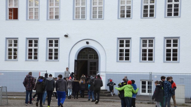 Bildung: Die Schülerzahlen an der Ludwig-Thoma-Schule sind rückläufig. "Und sie werden rückläufig bleiben", sagt Dachaus Oberbürgermeister Hartmann.