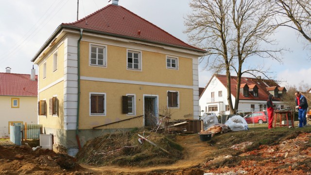 SZ-Schulratgeber: Achtklässler der Indersdorfer Mittelschule sanieren das marode Lehrerhaus in Niederroth.