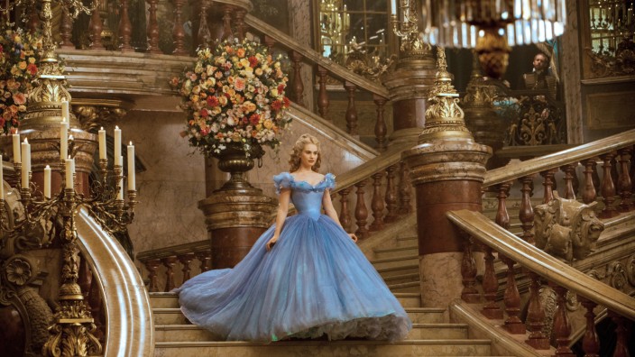 Lily James als Cinderella