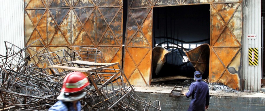 Verheerender Brand in pakistanischer Textilfabrik; dpa_148CDA0021FBBDFC