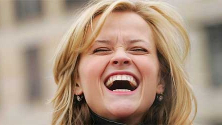 Im Gespräch:: Reese Witherspoon hat gut Lachen - ihre Darbietung als June Carter in "Walk the Line" überzeugte die Kritiker und brachte ihr eine Oscar-Nominierung ein.