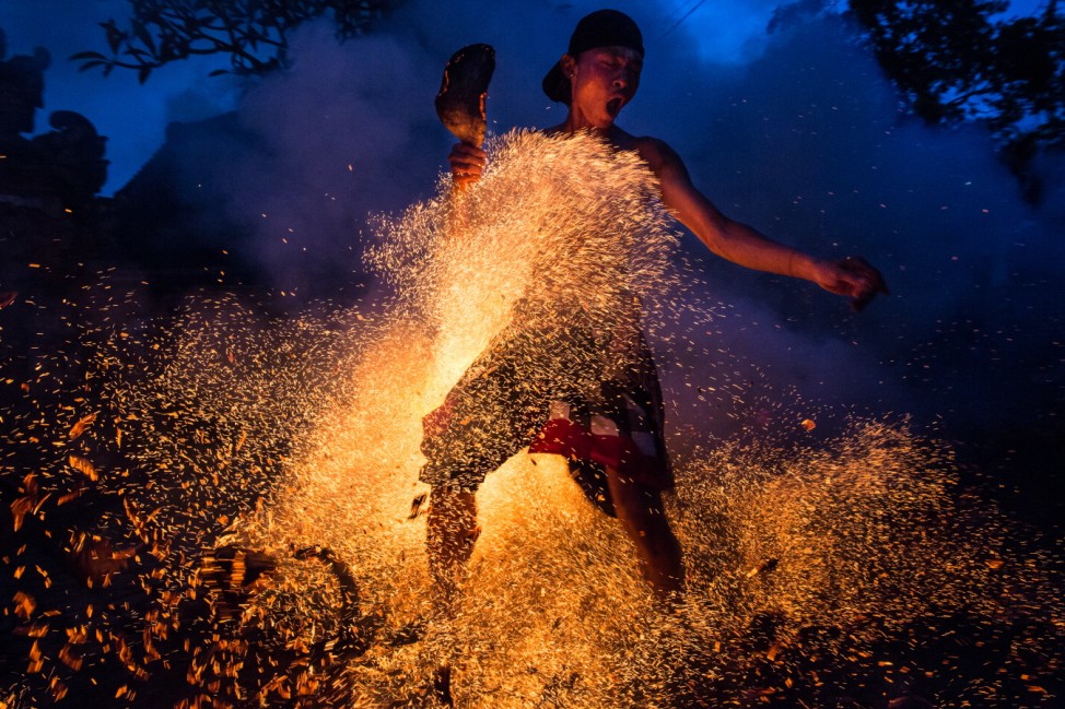 *** BESTPIX *** Balinese Fire Ritual Held On Eve Of Nyepi