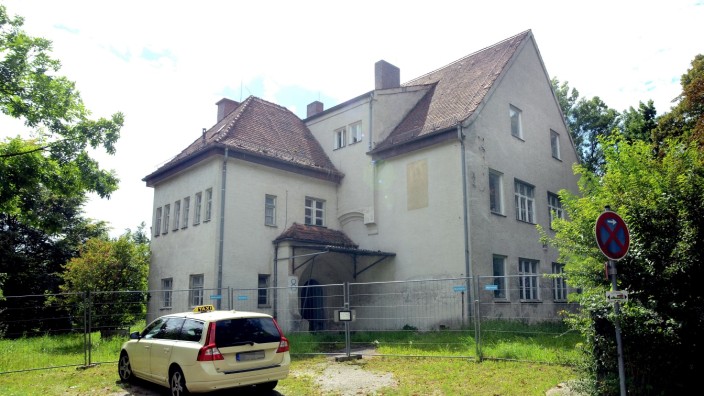 Wartenberg: Das Alte Schulhaus am Nikolaiberg soll nicht noch länger vor sich hinmodern. Jetzt werden Konzepte für eine Wohnnutzung geprüft.