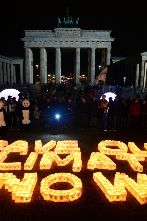 Berlin am Brandenburger Tor während der Earth Hour