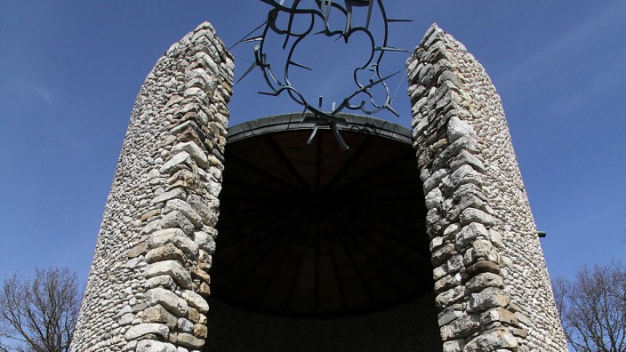 Dachau: Als erstes religiöses Mahnmal auf dem Lagergelände entstand 1960 die Todesangst-Christi-Kapelle.