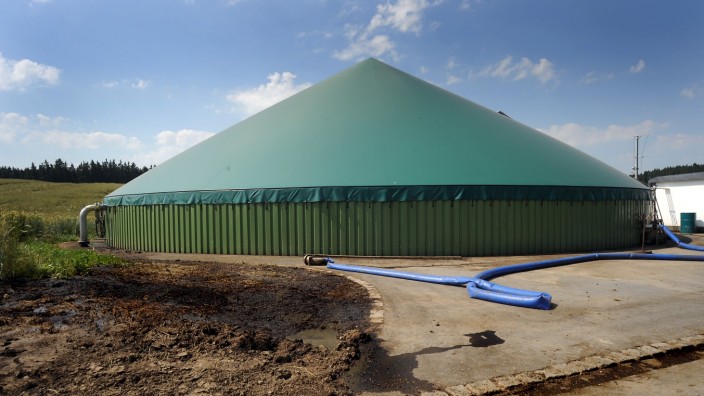 Landkreis: Aus dieser Biogasanlage flossen 2010 etwa 1000 Kubikmeter Gärflüssigkeit in einen Graben und von dort aus in den Kallinger Bach und die Vils.