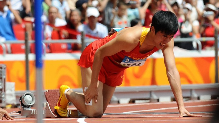 Leichtathletik: Achilles aus China: Liu Xiang schien vor einer großen Karriere zu stehen, wurde dann aber von seiner Sehne (hier bei den Spielen in Peking) gebremst.