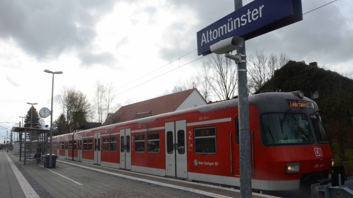 Ausbau der Linie 2: Kommt in 96 Prozent der Fälle pünktlich: die S-Bahnlinie 2 von und nach Altomünster. Die Fahrgäste scheinen auf das Angebot nur gewartet zu haben.