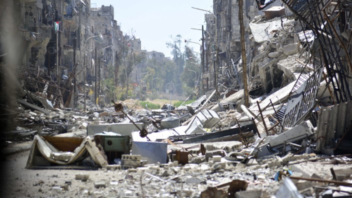 Bürgerkrieg in Syrien: Blick auf einen völlig zerstörten Straßenzug in der Flüchtlingssiedlung Jarmuk - das Foto ist wenige Tage alt.