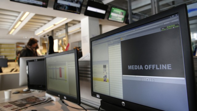 Hacker-Attacke auf TV 5: Lahmgelegt: Arbeitsplätze in der Redaktion von TV 5 in Paris.