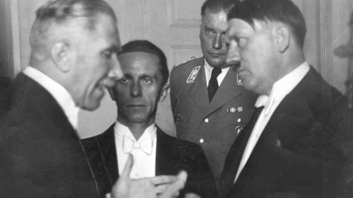 Hitler, Papen, Goebbels