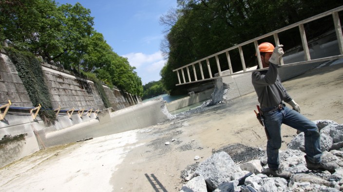 Energieversorgung: Im Sommer 2010 wurde das Wasserkraftwerk an der Praterinsel in Betrieb genommen, das Foto zeigt die Baustelle im Jahr 2009.