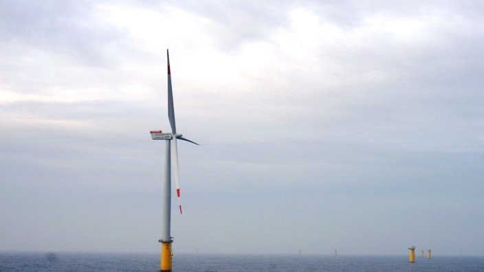 Energieversorgung: Der Windpark Dan Tysk entsteht westlich der Insel Sylt. Die 80 Windturbinen liefern eine Gesamtleistung von 288 Megawatt. Der Stadtwerke-Anteil am Projekt imt Vattenfall entspricht dem Jahresbedarf von 250 000 Münchner Haushalten.