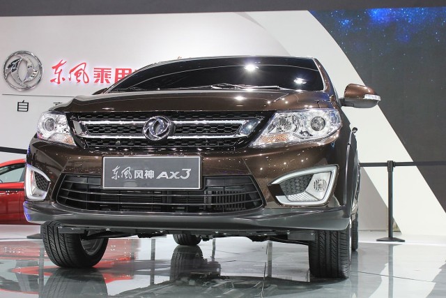 Dongfeng AX3 auf der Shanghai Auto Show 2015